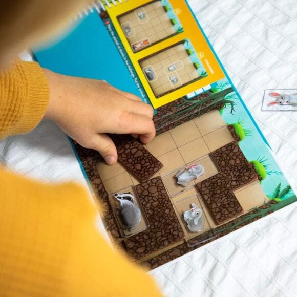 Smart Games -Down the Rabbit Hole- Magnetic Travel Game New Sealed Age 5+ - Picture 6 of 11